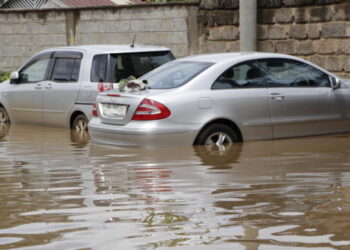  Motorists Beware: Why Vehicles Are Easily Swept By Flood Waters 
