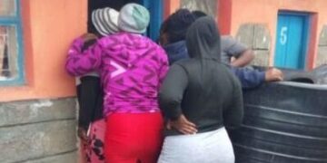 “Alipiga Nduru Sana!” : Woman Locked Inside Lodging With Lorry Driver In Mtito-Andei Screams For Help