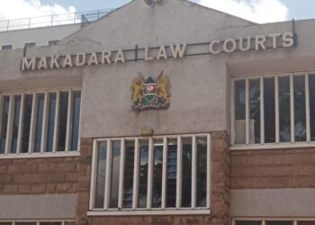 Prosecutor in trouble for receiving bribes