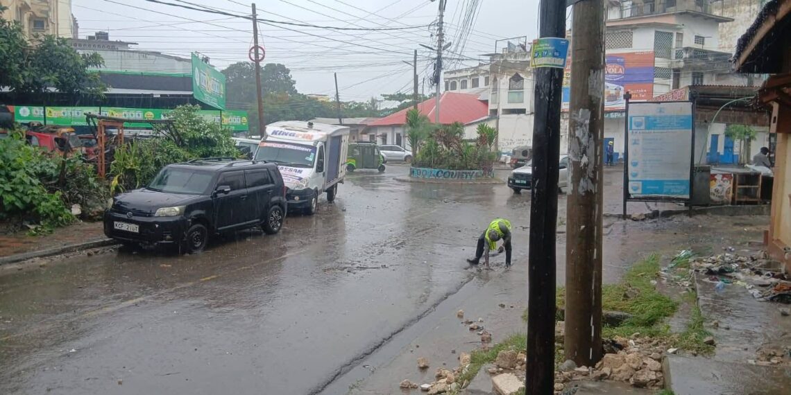 Heavy rains leave homes, roads flooded in Nyali and Kisauni