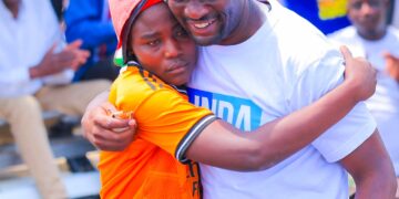 Linda Mwanainchi: Tree-hugging heroine of Chwele bags over Sh 120,000.